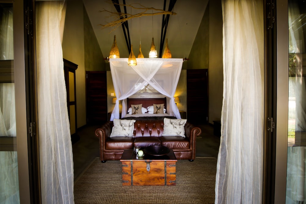 Otjiwa Safari Lodge
