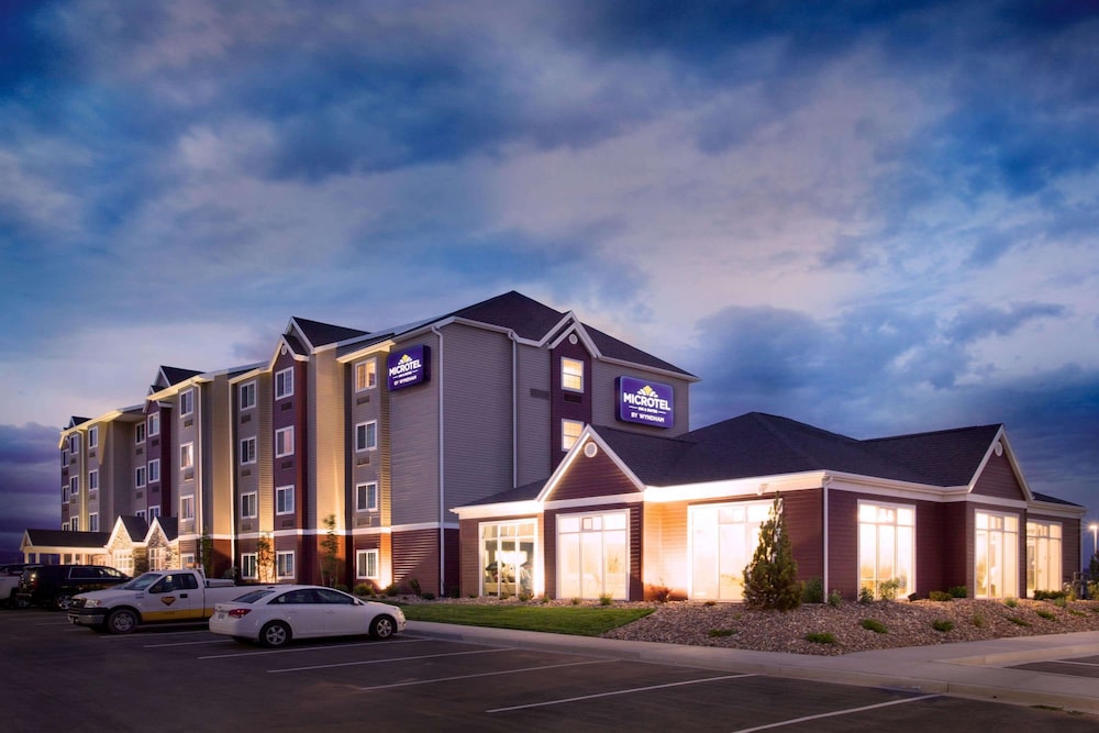 Vernal Vacations - Microtel by Wyndham Vernal / Naples - Property Image 1