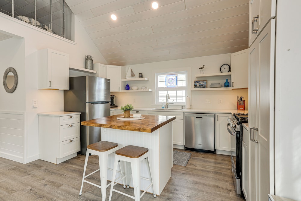 Dock, Deck & Fire Pit! Chautauqua Lake Retreat