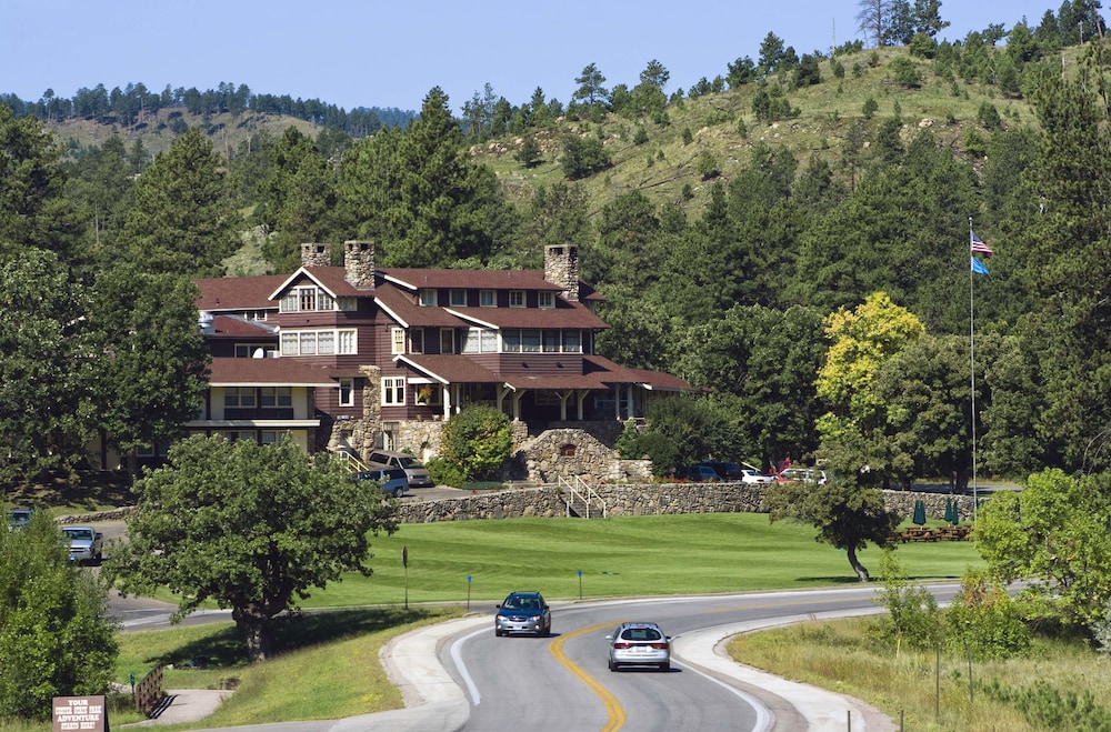 State Game Lodge at Custer State Park Resort
