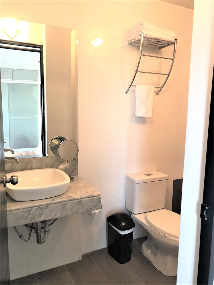 Stylish Ocean View Private Apartment