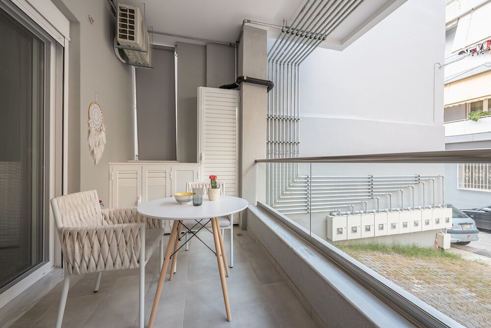 Affordable Luxury With Parking 300mbps Wifi