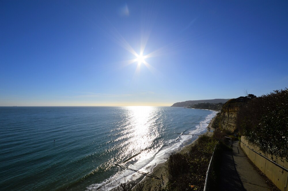 Sandown Vacations - Beachfield - Property Image 9