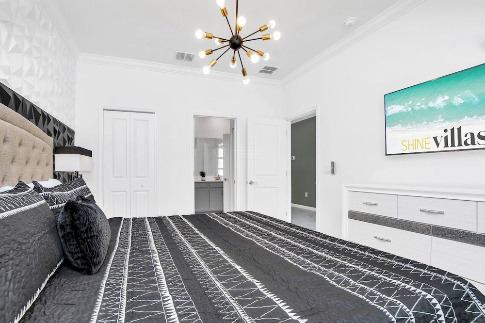 Serenity Lakeview Retreat Stunning Water Views, No Rear Neighbors, Private Pool, Game Room & Star Wars Cinema