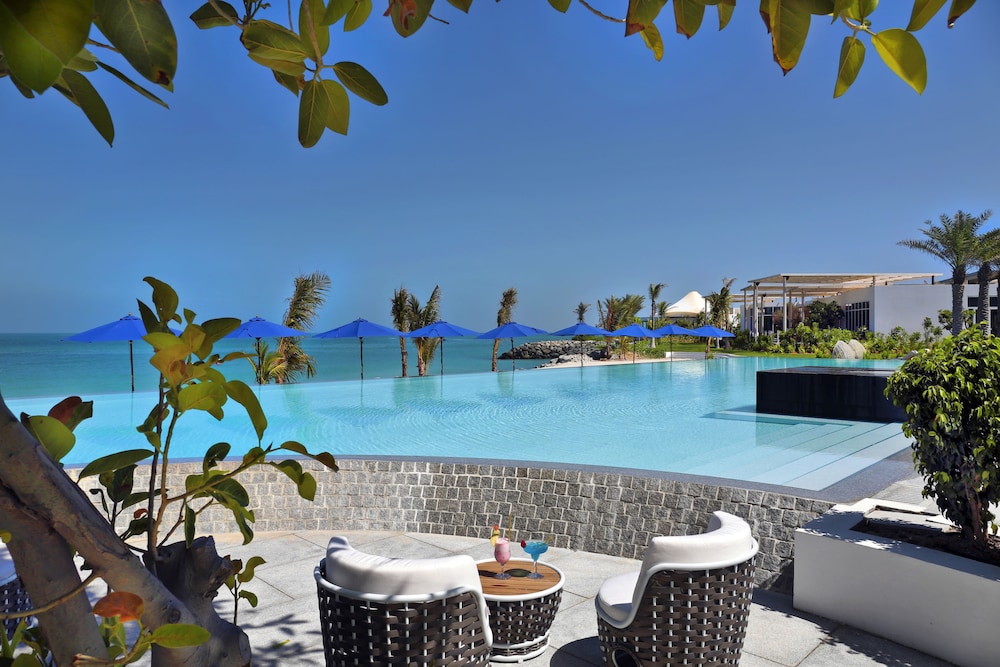 Nurai Island Resort