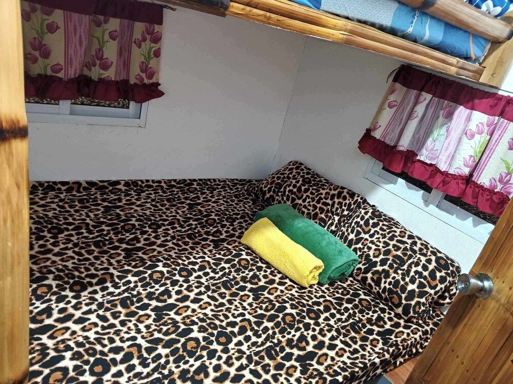 Room-aremen Transient, the no Hassle and