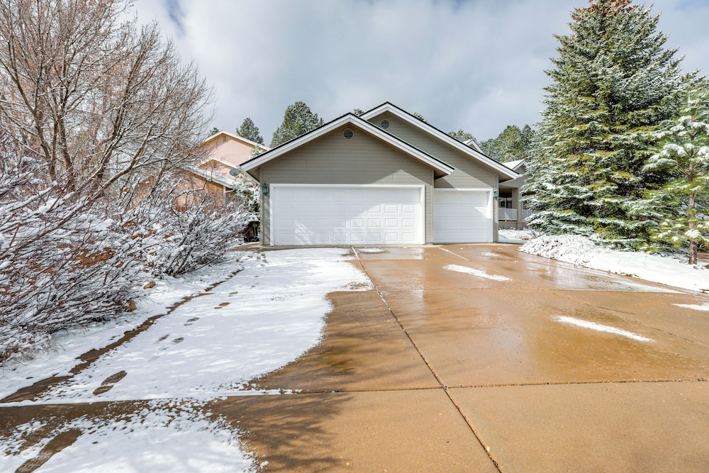 Near Hiking & Golf: Peaceful Home in Flagstaff!