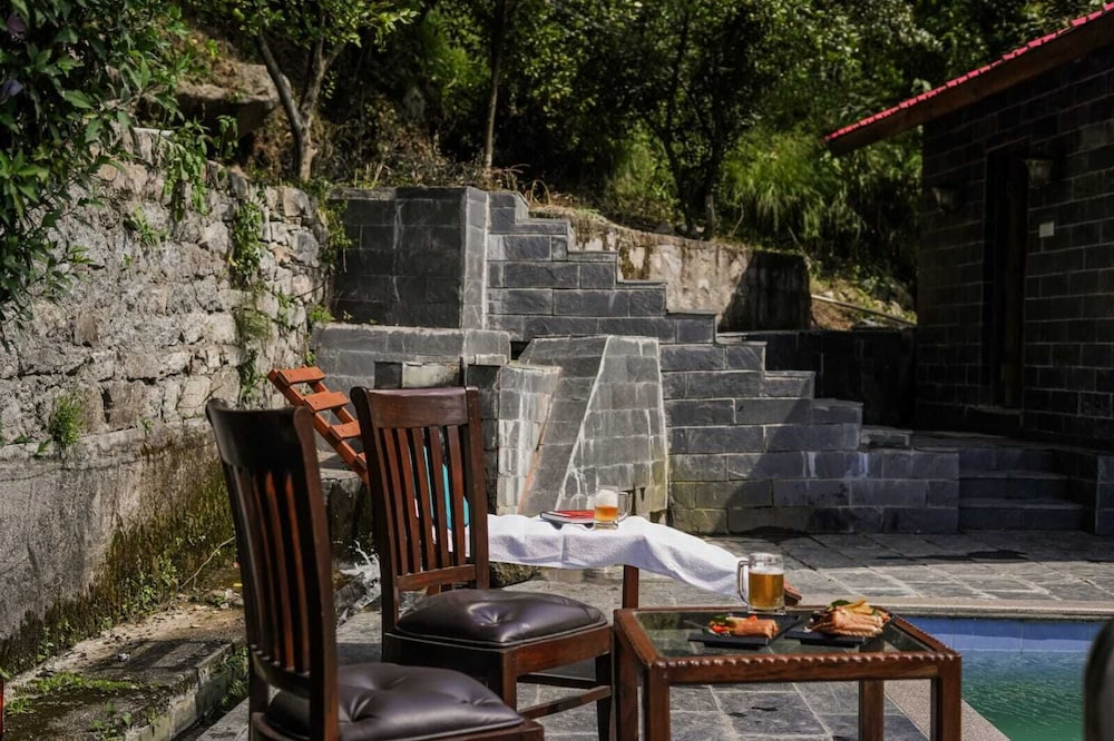 Pax Hotel Rock Villa