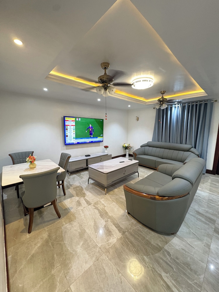 Ridgeway Apartments