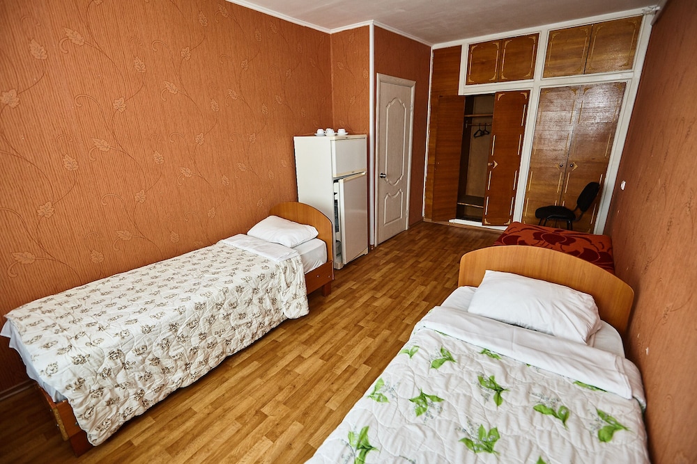 Econom hotel Equator - Hostel, photo 9