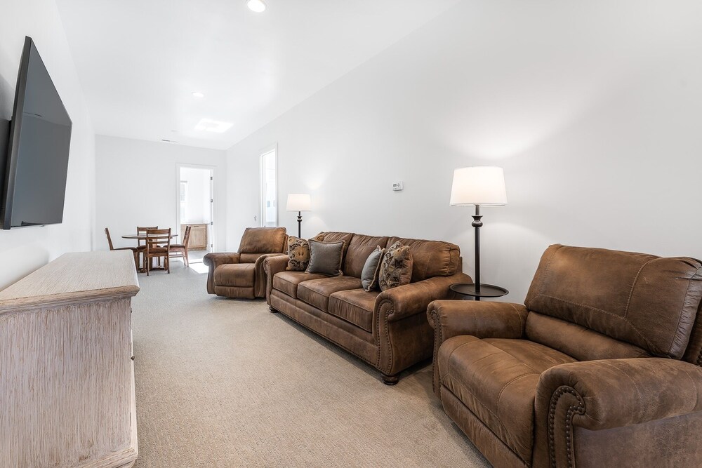 Villa #13 At Bloomington Country Club 4 Bedroom Townhouse