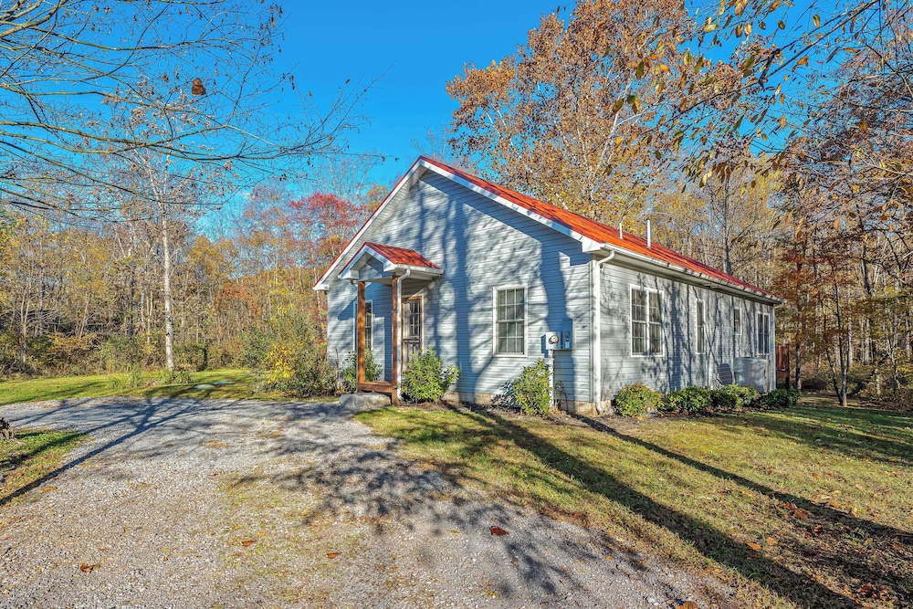 Mariposa Moon Cottage at Sleepy Creek view 3