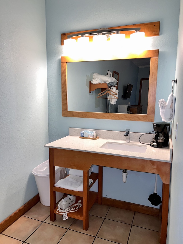 Pelican Bay Resort