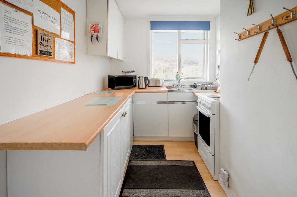 2 Bed Chalet - Sleeps 3 - River and Mountain Views