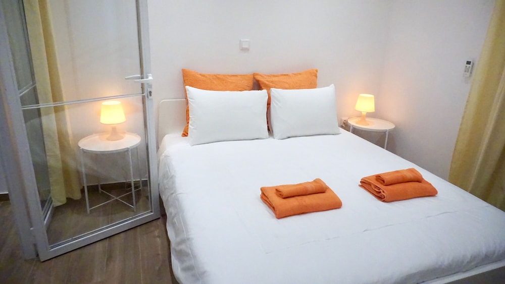 Spacious Peaceful Studio with Garden Patio photo 4