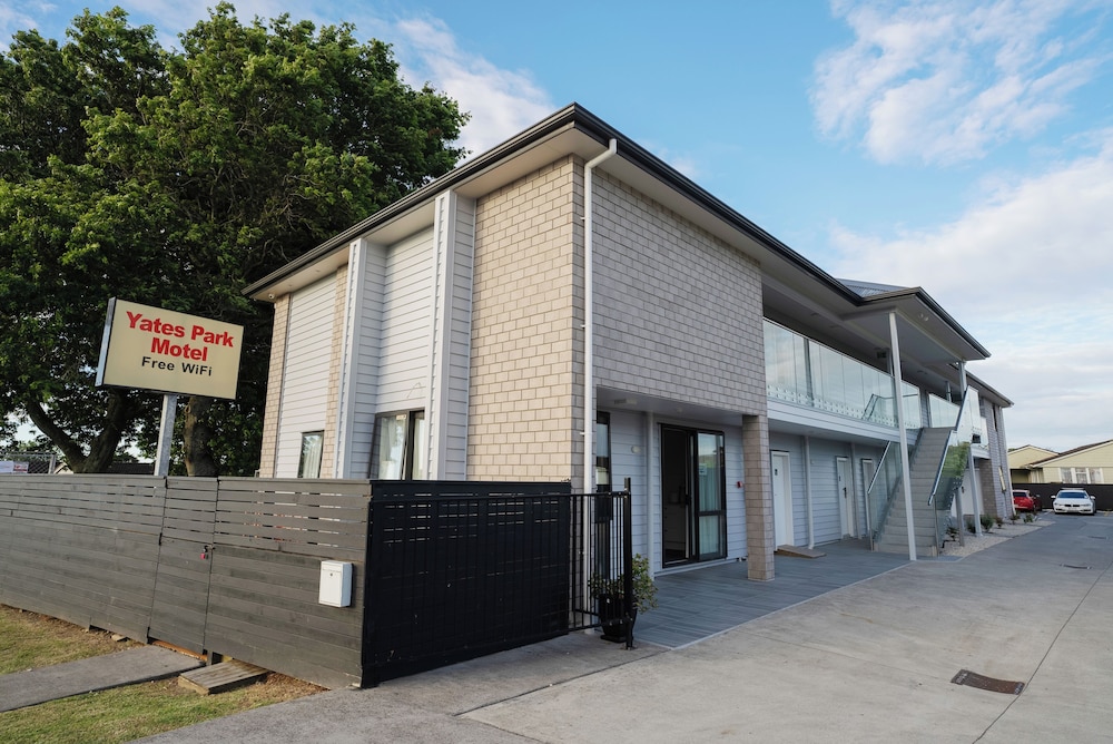 Yates Park Motel
