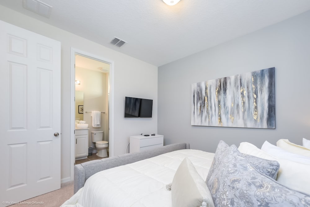 7 BD 5 BH Villa Game, Pool and Spa - Image 4