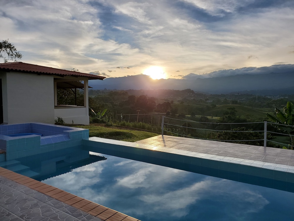 Villa Alejos