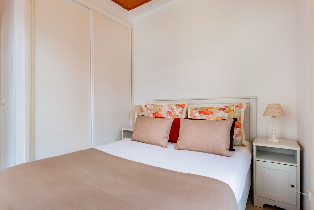 1BR Apartment - Downtown Lisbon - Chiado view 2