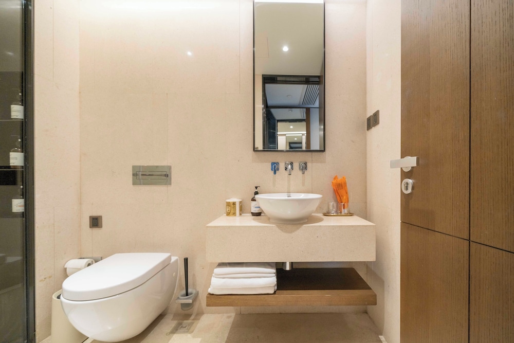 Zhome-Three Bedroom Luxury Suite2