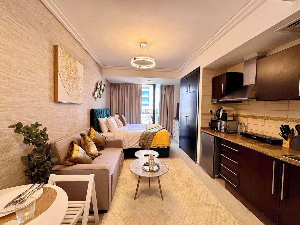Cosmos Living Sleek and Stylish GCV2