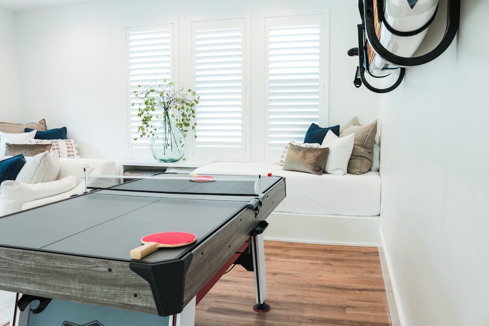Oceans of Time by Avantstay TV Game Room 2 Pools Walk to Beach New Build