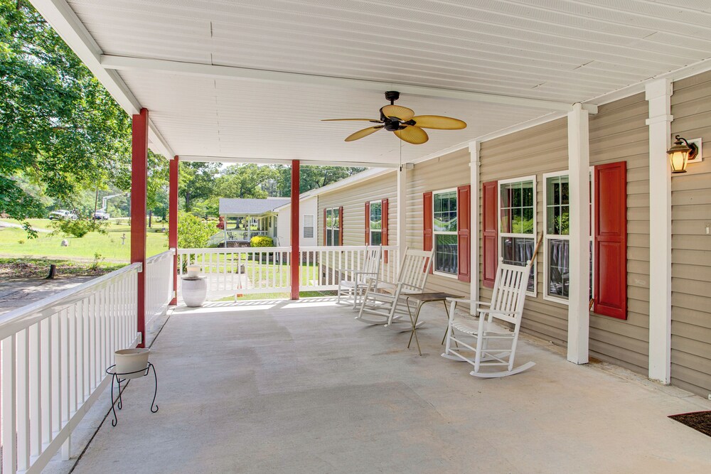 4 Mi to Weston Lake: Eastover Gem w/ Grill