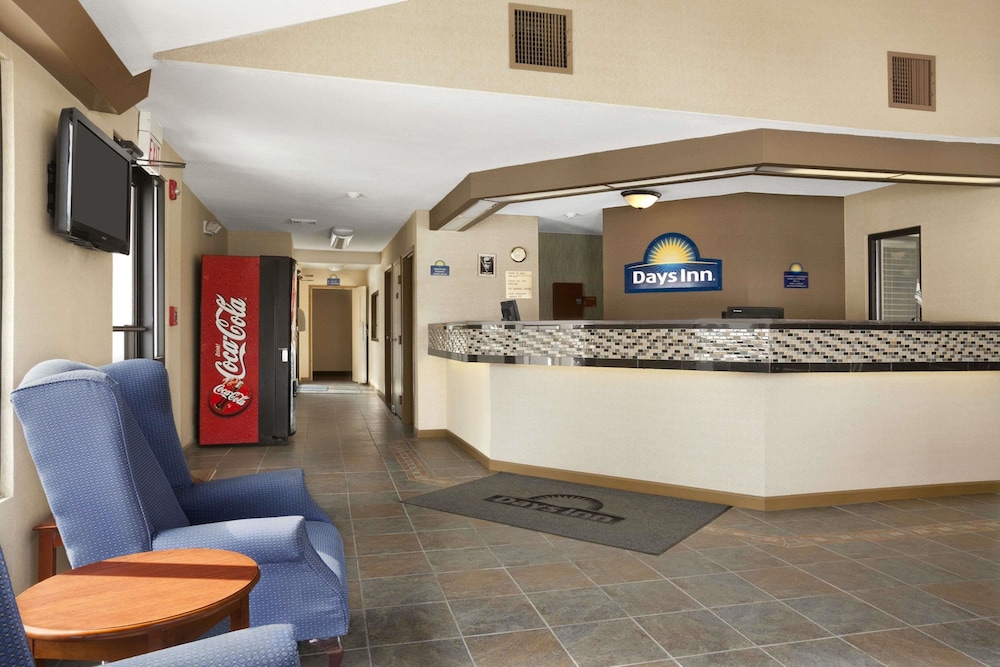 Days Inn by Wyndham Middletown view 2