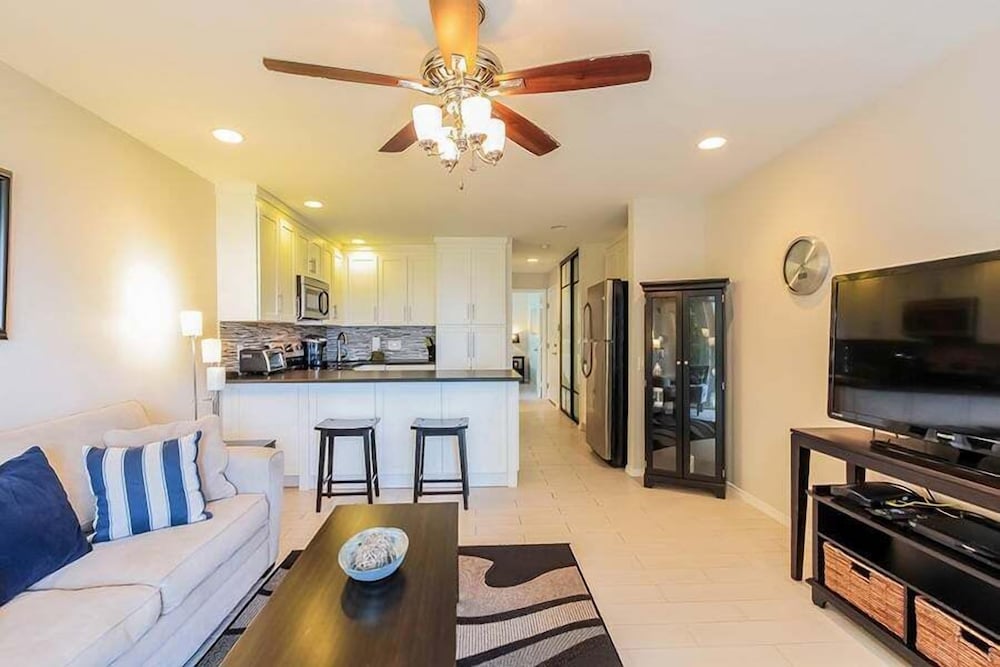 Private Ground Floor Corner Unit - AC & Hawaiian Ocean Views - Vrkcv