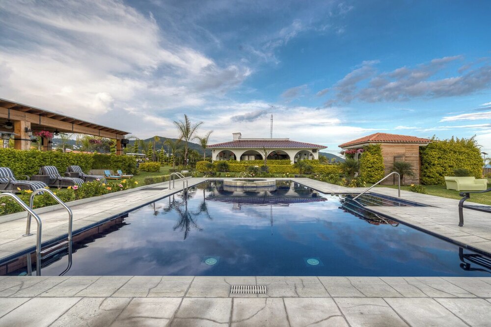 Hotel Matea San Isidro