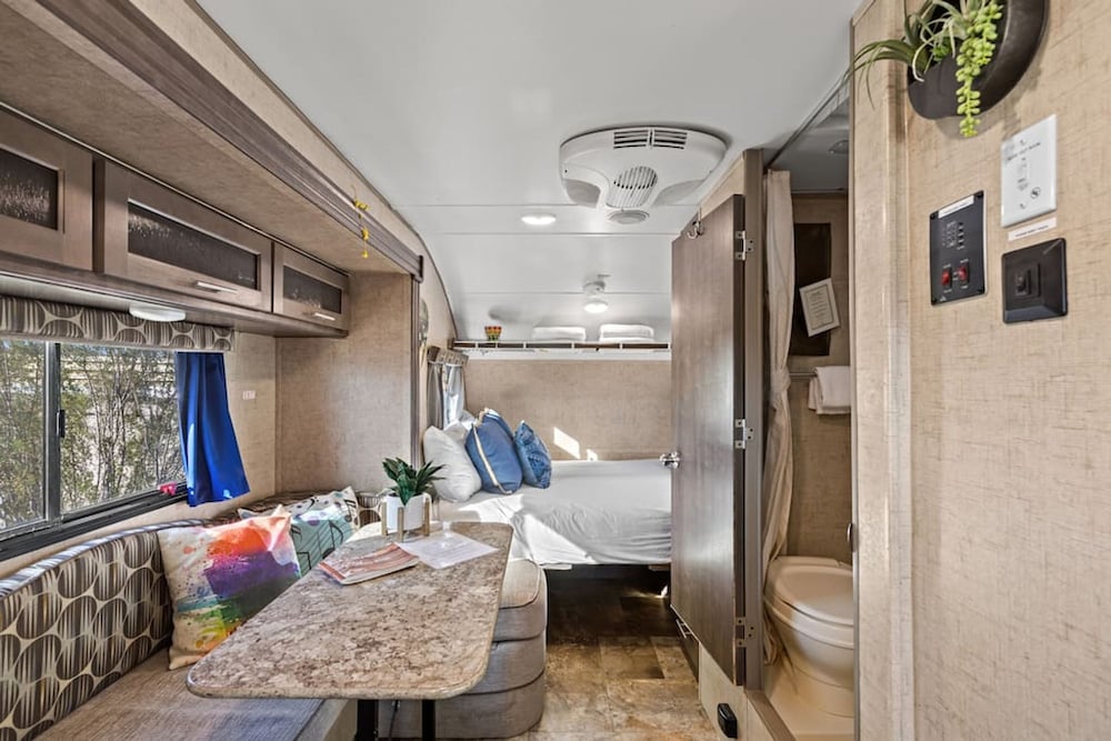 Joshua Tree Village Campground - Glamping Retreat view 3