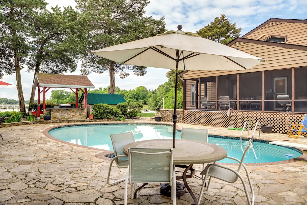 On-site Boat Dock: Queenstown Home w/ Pool & Yard!