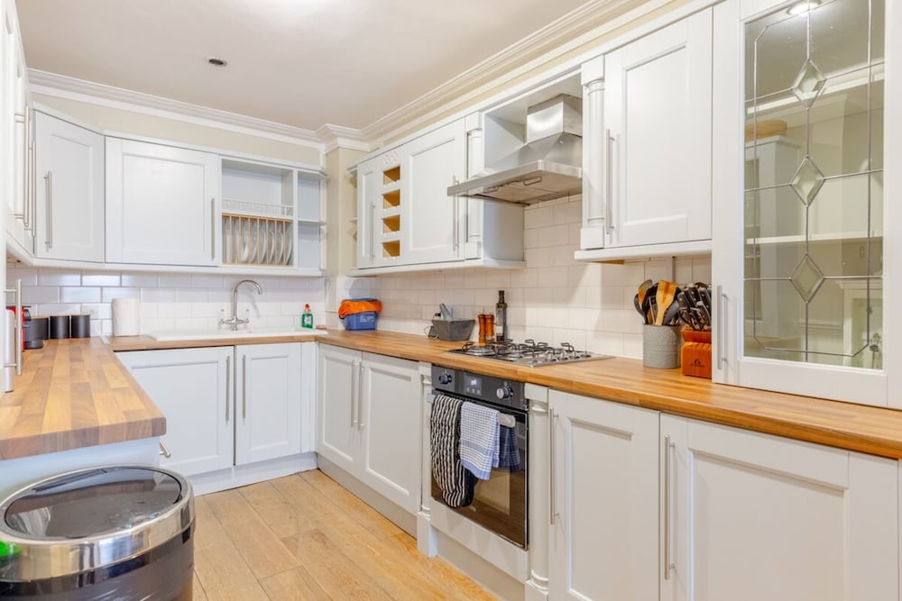 Gorgeous 2BD Garden Getaway, Victoria Park