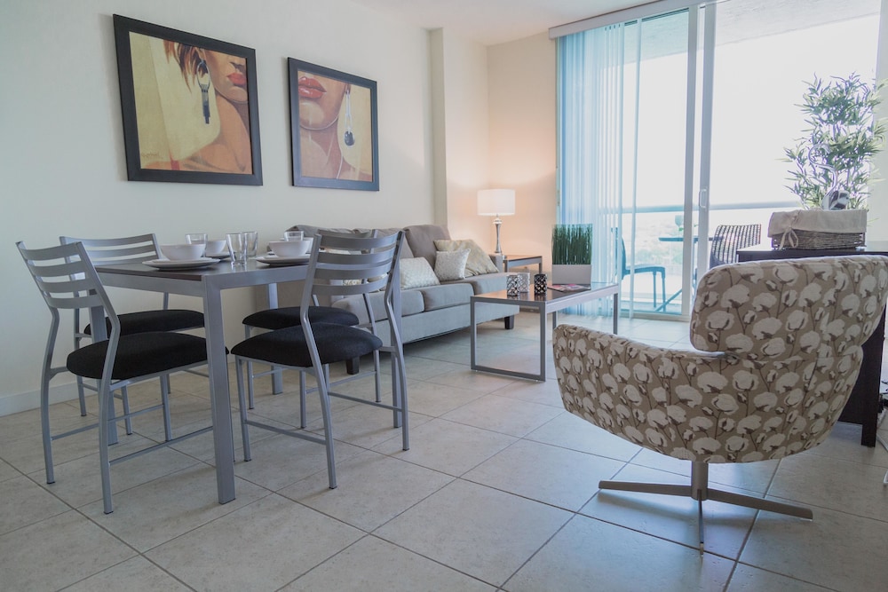 Oaks on the River Boutique Residences