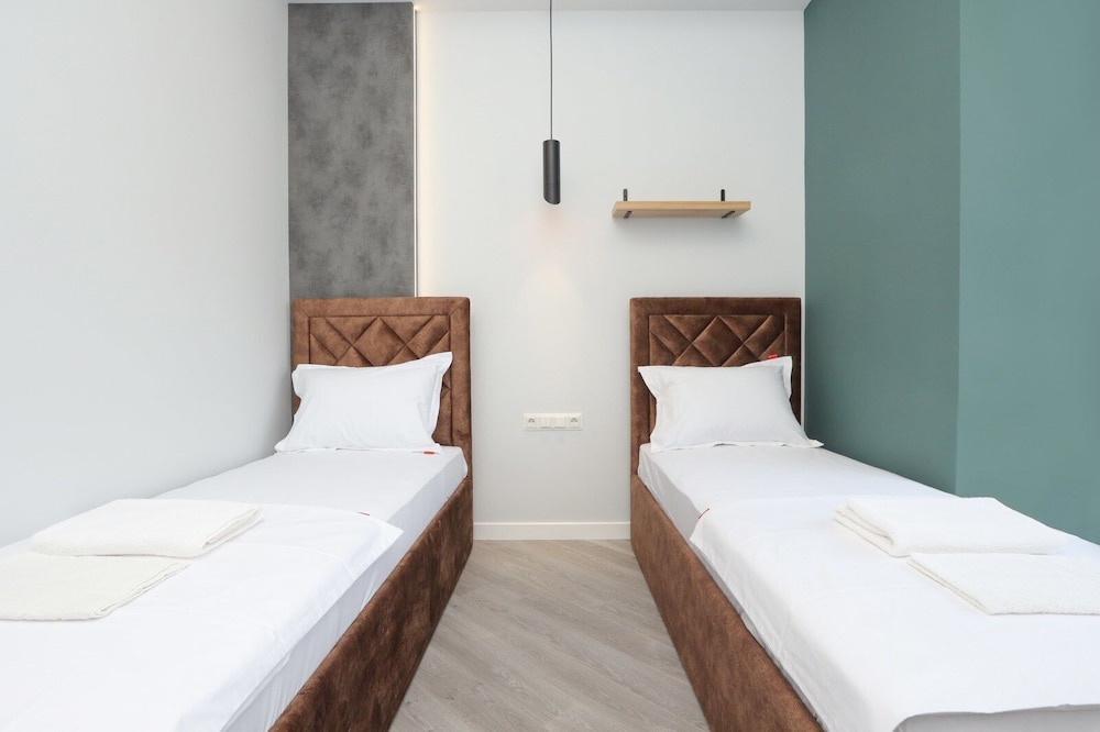 Stay inn on Amiryan 26/4