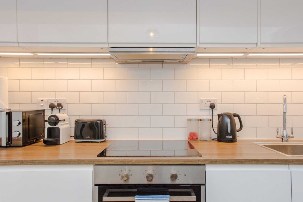 Mountgrove Road Spacious 2 Bedroom Flat