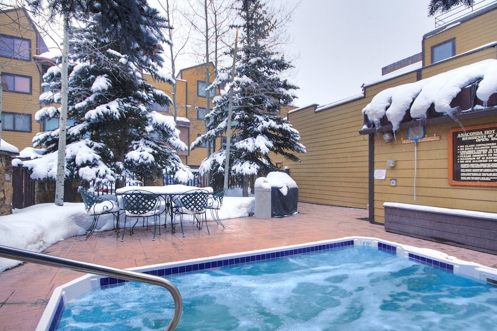 An206 Anaconda 4 Bedroom Condo