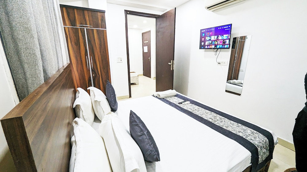 Hotel Prime Royalty Malviya Nagar