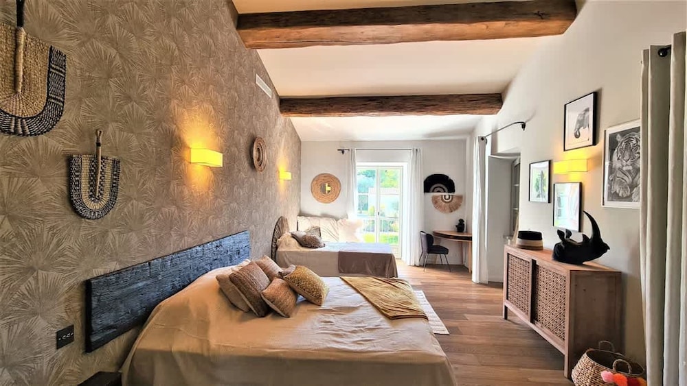 Prestigious Villa in Heart of Saint Remy de Provence