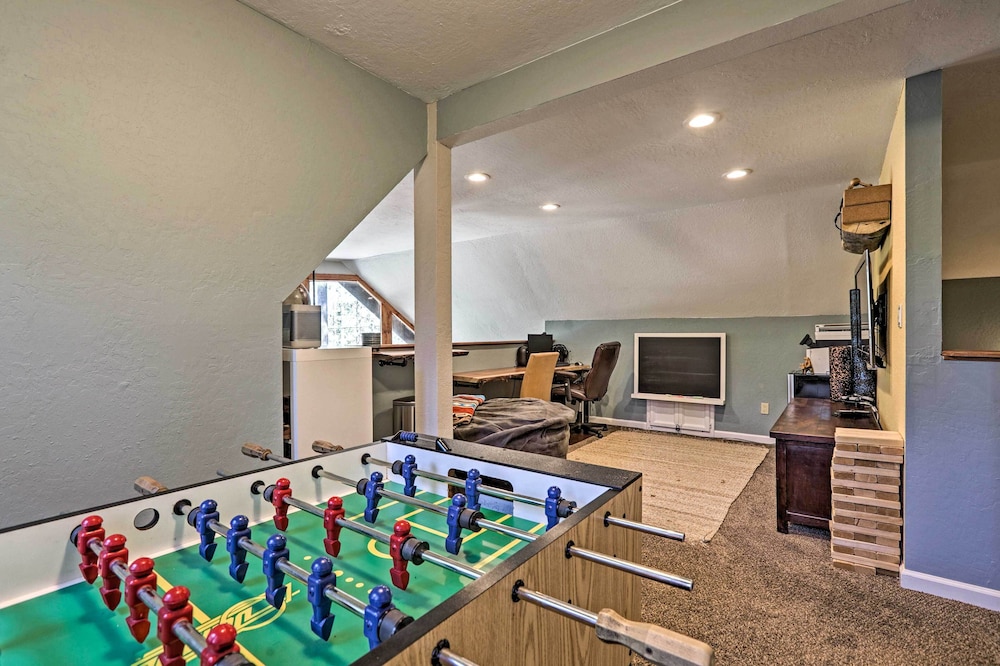 1 Mi to Heavenly Ski Resort: Retreat w/ Hot Tub