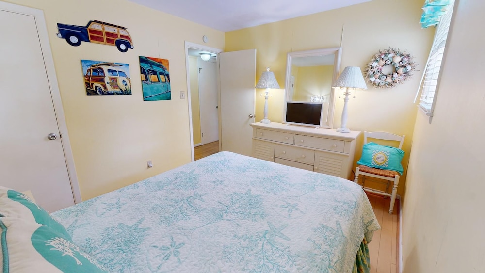 Under The Tybee Sun by Tybee Vacation Rentals