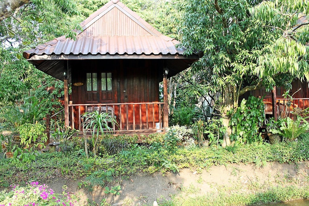 Baansuanlynjee Maeklong Resort