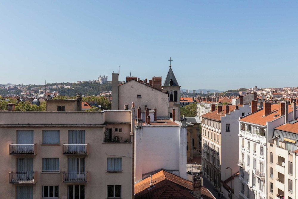 Dify Duguesclin - Place Edgar Quinet