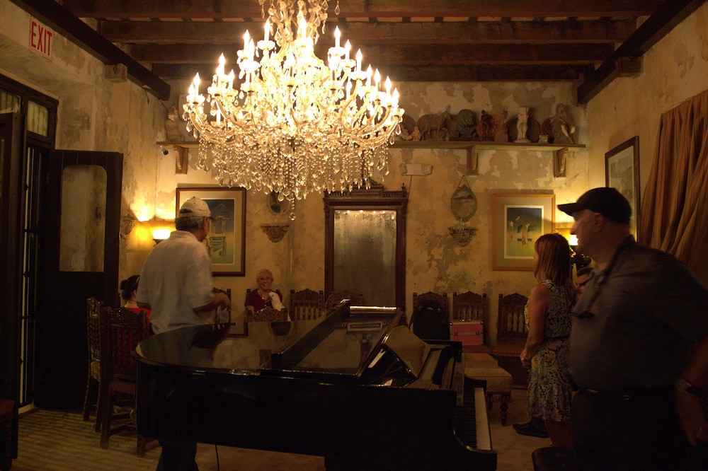 The Gallery Inn - Property Image 11