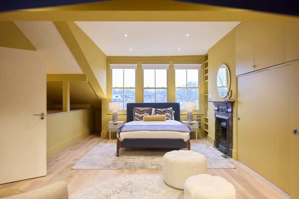 The Rosebery Retreat - Inviting 4bdr With Garden
