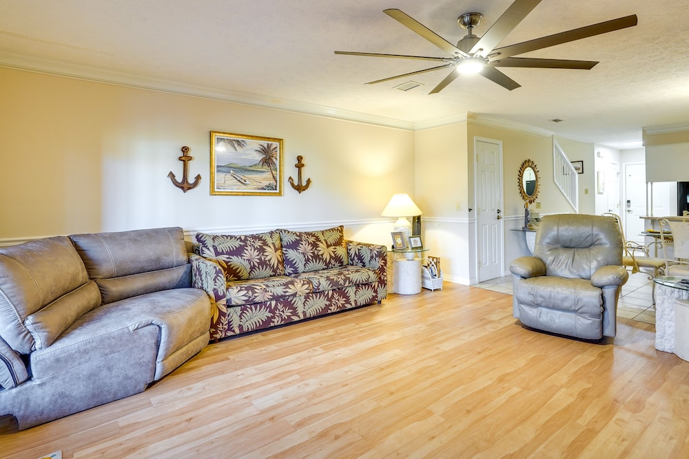 PCB Townhome w/ Resort Amenities - Walk to Ocean!