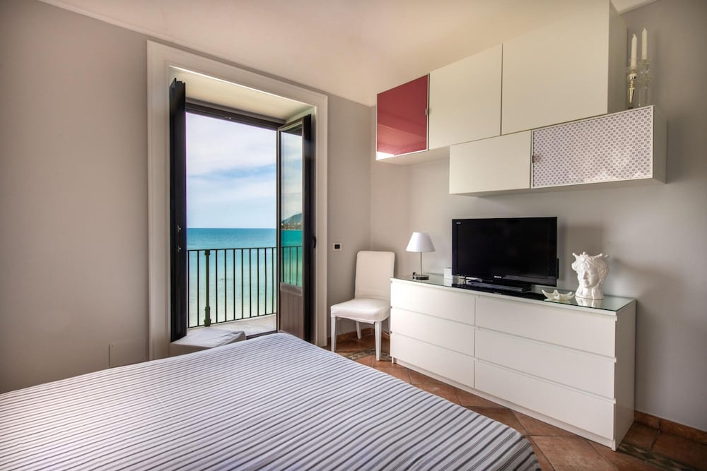 Meravigghia Apartment by Wonderful Italy