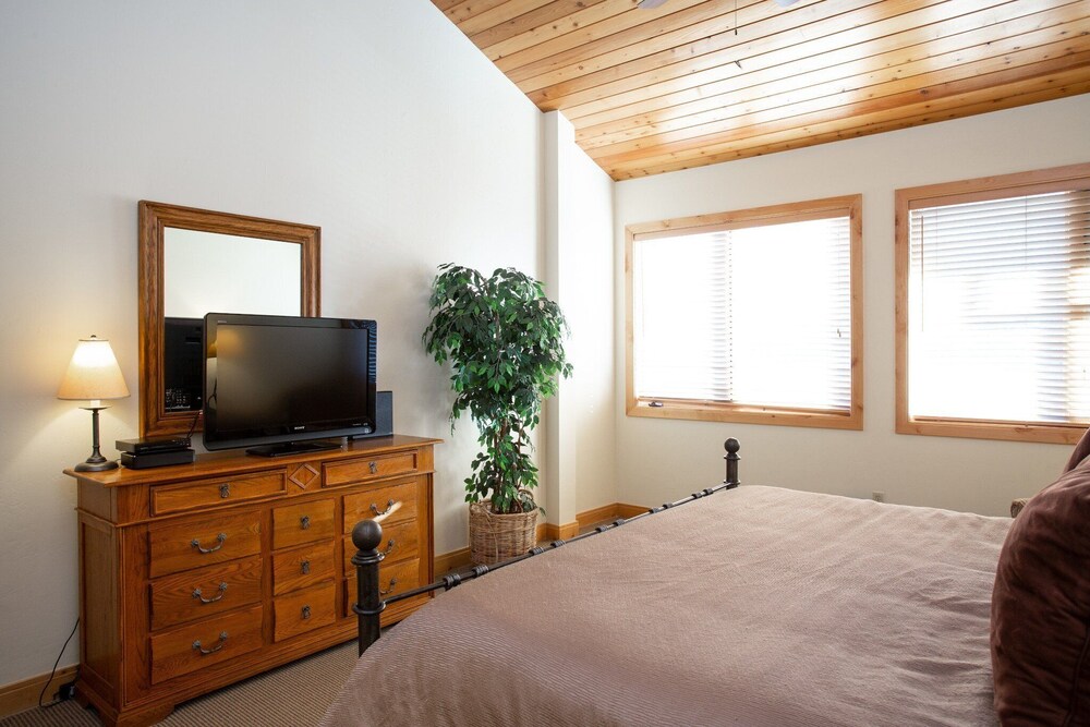 Trail's End Lodge at Deer Valley Resort - One Bedroom Residence with Spa #305 1 Condo