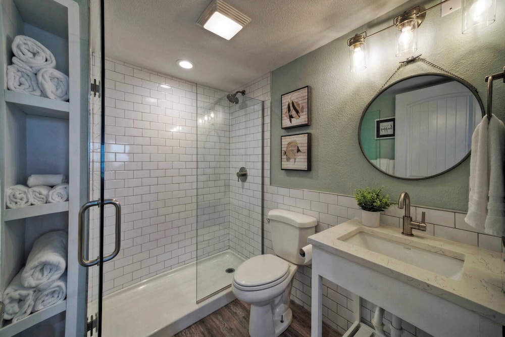 15 Condos, Sleeps 96 w/ Pools & Beach Access Island Retreat by Avantstay
