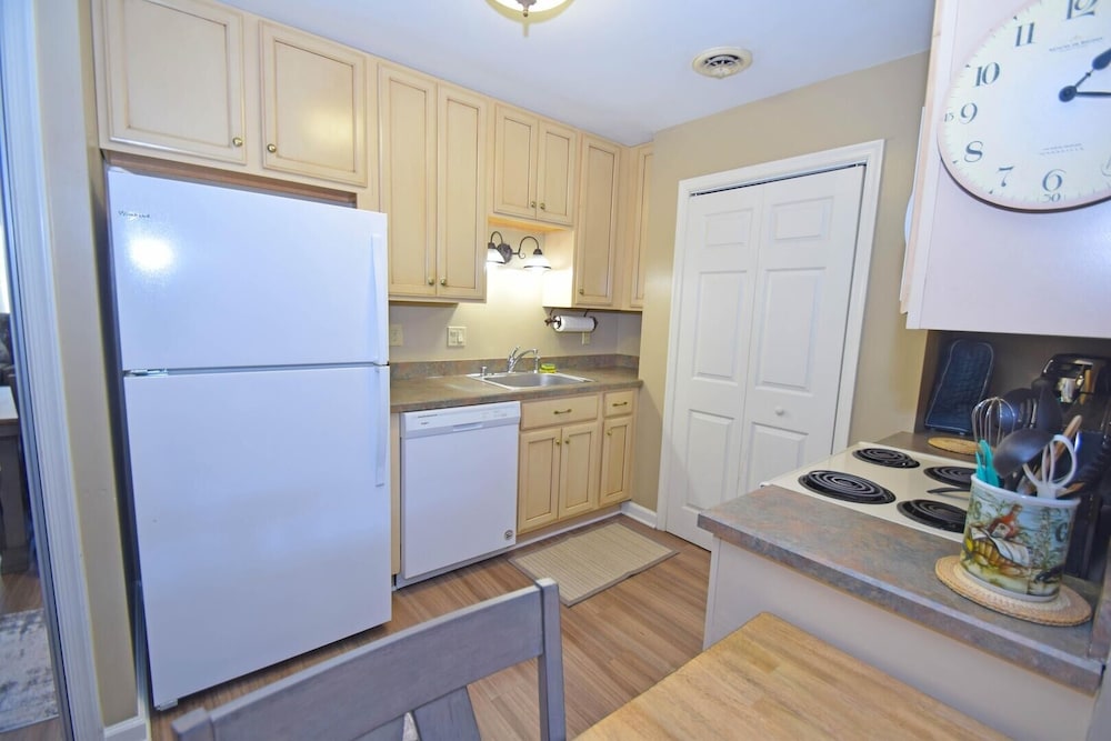 Club Ocean S II 88 2 Bedroom Condo by RedAwning view 2